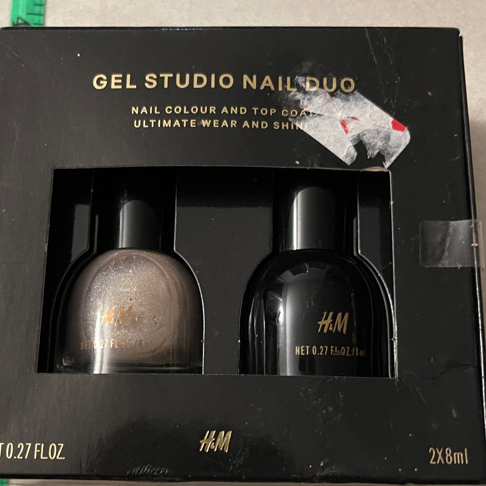 H&M Gel Studio Nail Duo - pearl pink and top coat